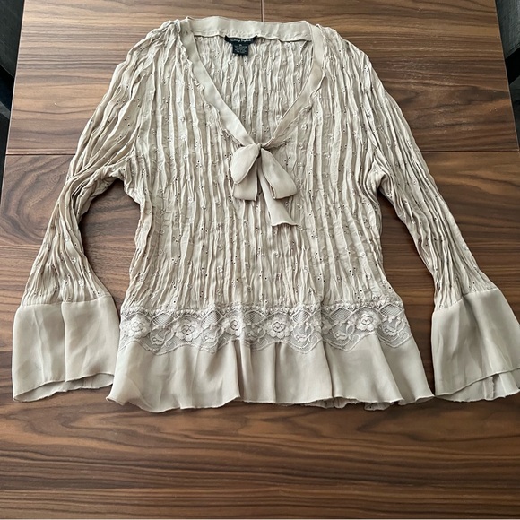 Sunny Taylor Tops - Sunny Taylor Cream Bell Sleeve Blouse with Tie Front